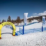 Luxury 9-bed Steps From Slopes With Parking & Box 公寓 Mollieres