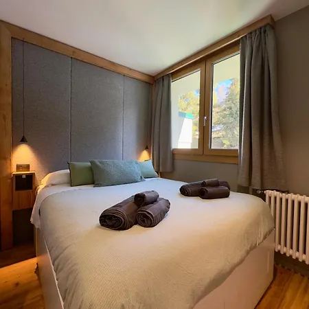 Lejlighed Luxury 9-bed Steps From Slopes With Parking & Box Mollieres