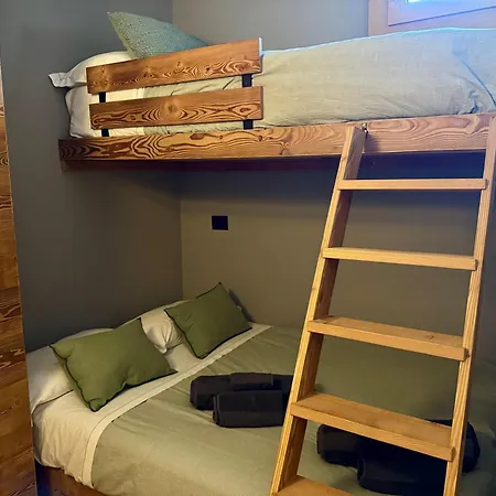 Luxury 9-bed Steps From Slopes With Parking & Box Lejlighed