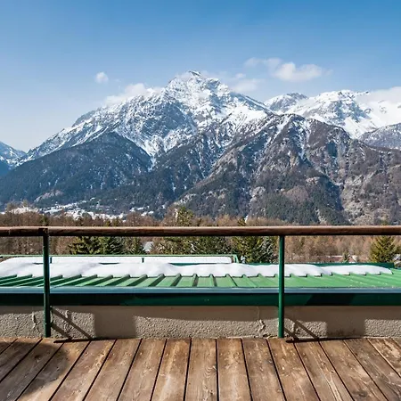 Luxury 9-bed Steps From Slopes With Parking & Box Appartement *