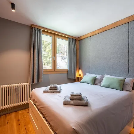 Luxury 9-bed Steps From Slopes With Parking & Box *
