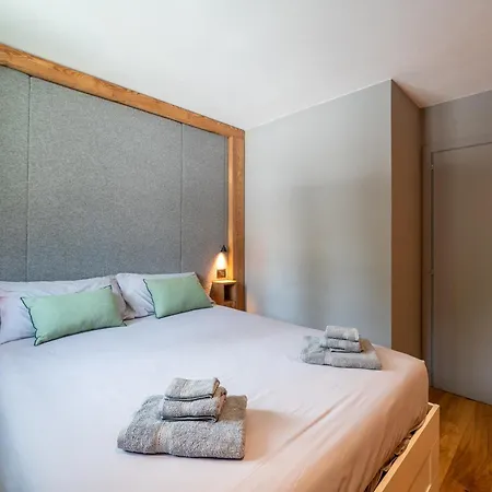 Luxury 9-bed Steps From Slopes With Parking & Box شقة *