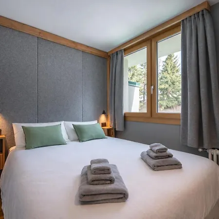Luxury 9-bed Steps From Slopes With Parking & Box Apartamento *