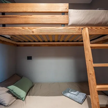 Luxury 9-bed Steps From Slopes With Parking & Box * Mollieres