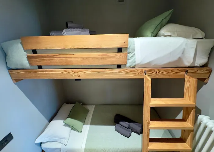 Luxury 9-bed Steps From Slopes With Parking & Box * Mollieres