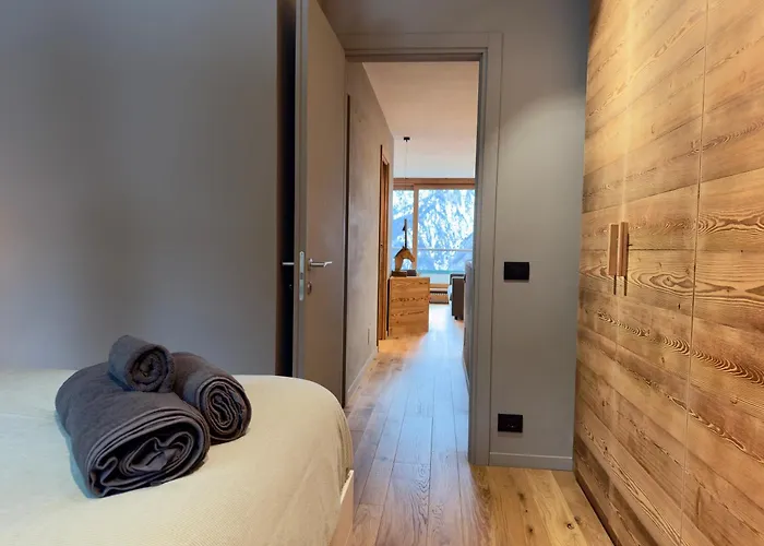 Luxury 9-bed Steps From Slopes With Parking & Box Appartamento *