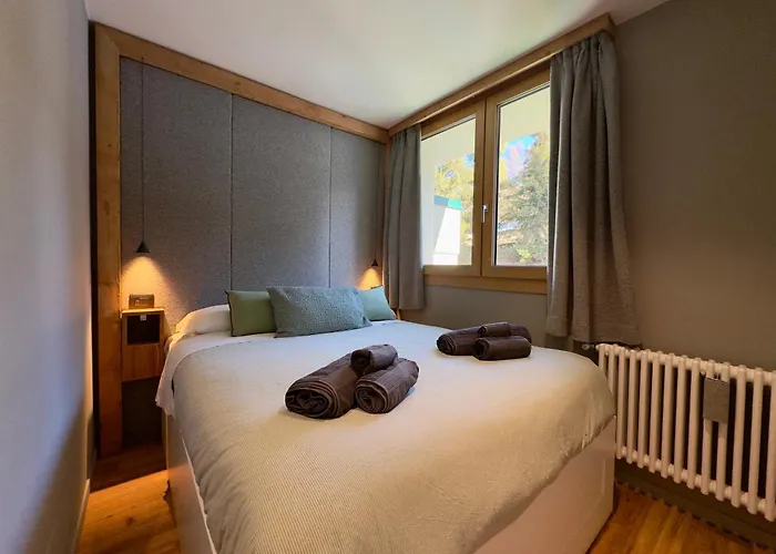 Appartamento Luxury 9-bed Steps From Slopes With Parking & Box Mollieres