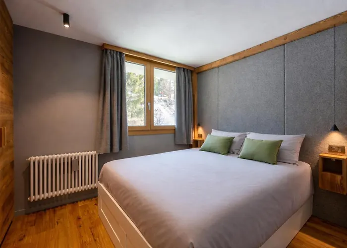 Luxury 9-bed Steps From Slopes With Parking & Box 아파트 *