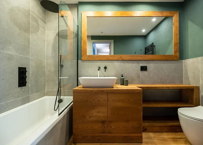 Luxury 9-bed Steps From Slopes With Parking & Box Mollieres
